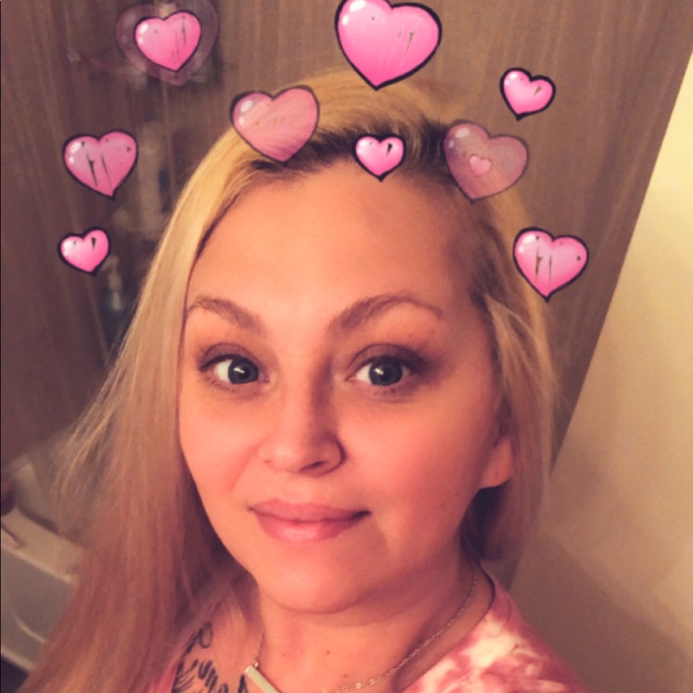 Meet your Posher, Bobbi - PLEASE READ MY BIO. ❣️